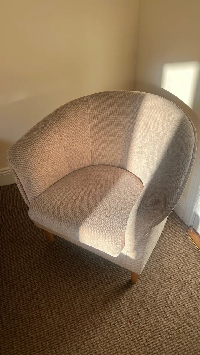 Comfy chair - Image 4