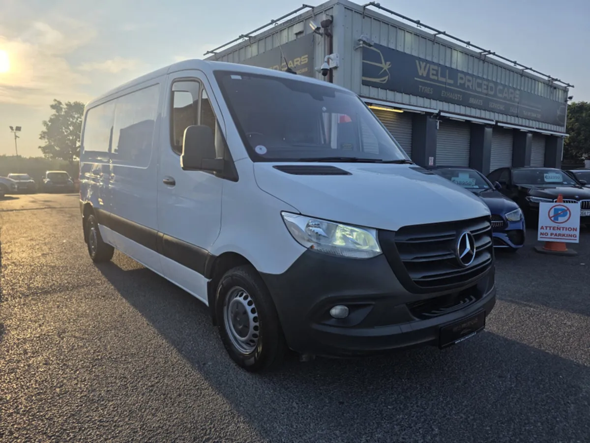 Mercedes-Benz Sprinter 211/39 FWD 6DR MWB - Image 3