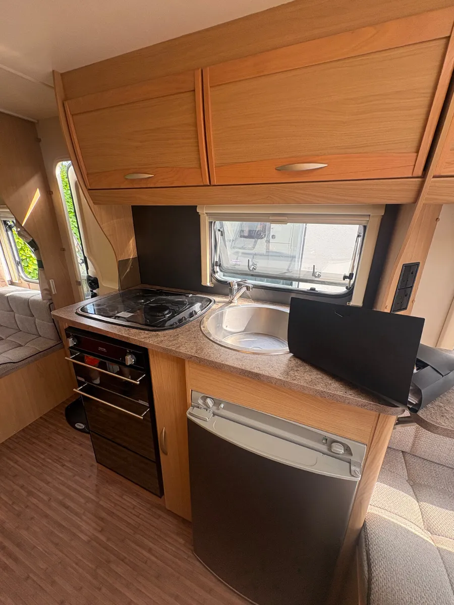 🏕️ Compass Venture 495 – 5 Berth Touring Caravan - Image 3
