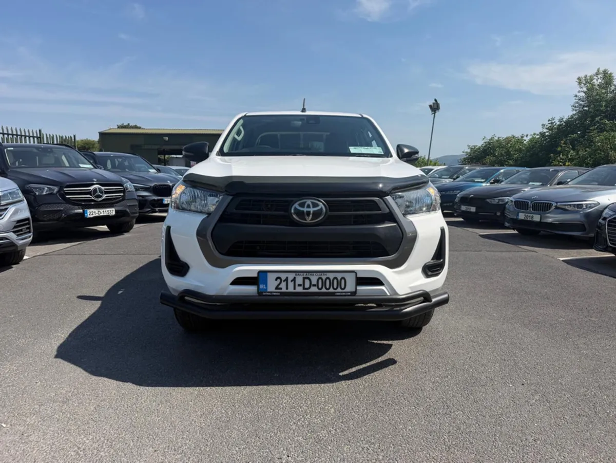 Toyota Hilux ACTIVE PLUS D-4D 4WD DCB - Image 2