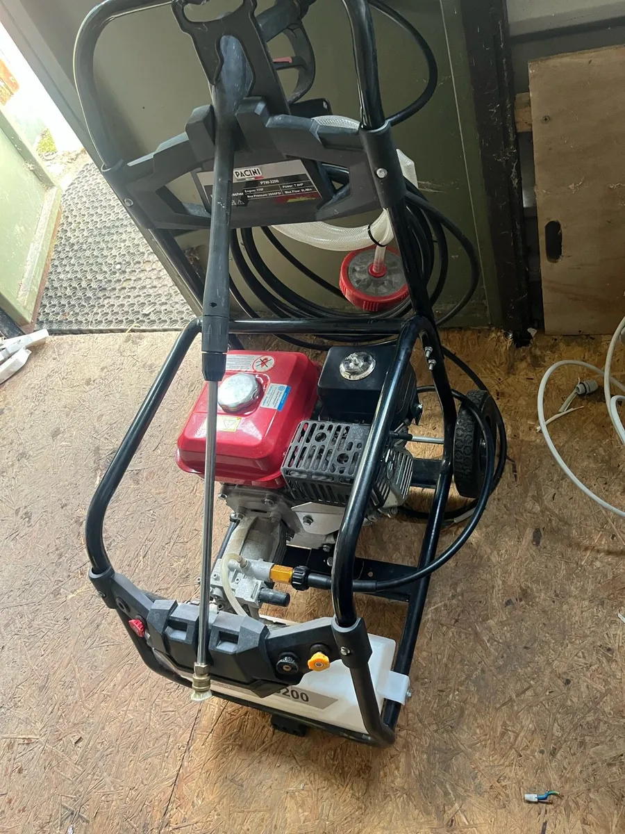 Petrol power washer - Image 2