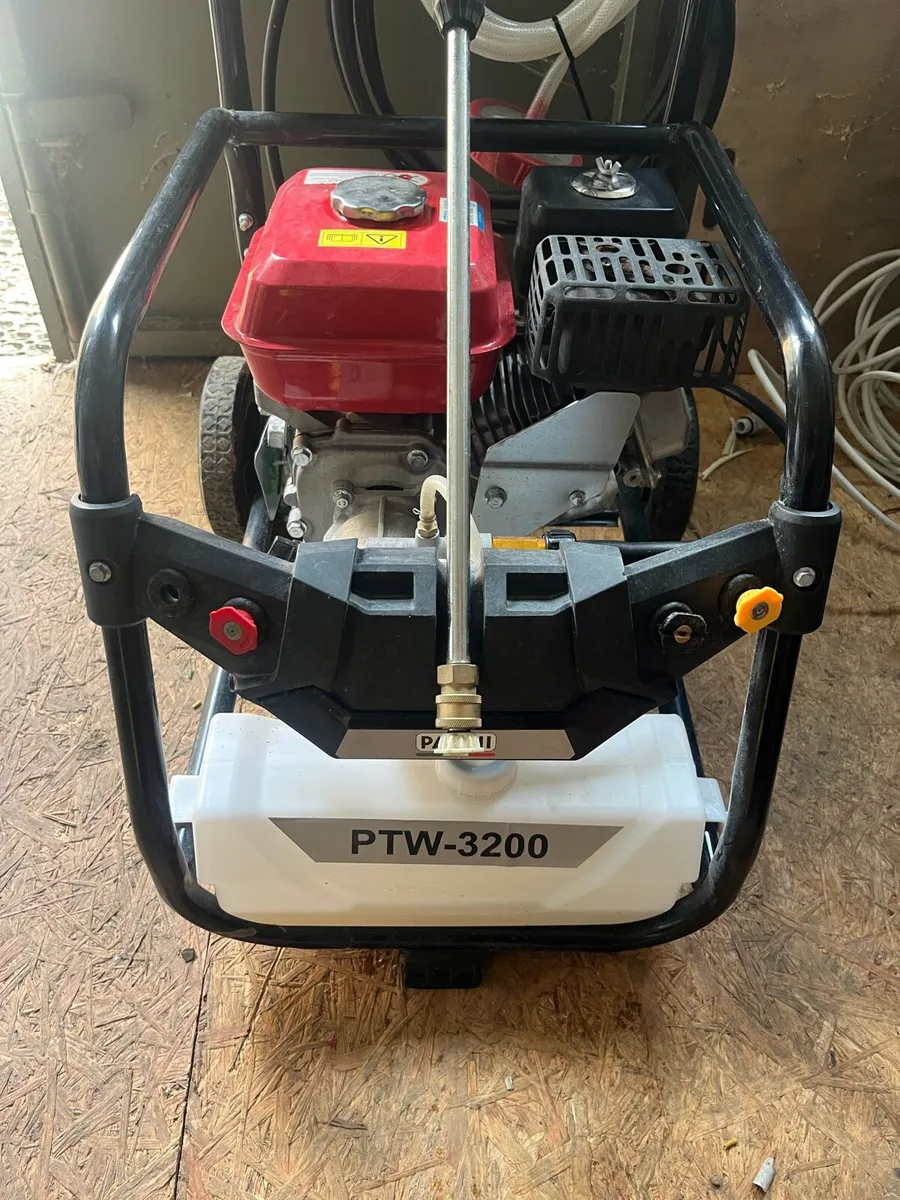Petrol power washer - Image 3