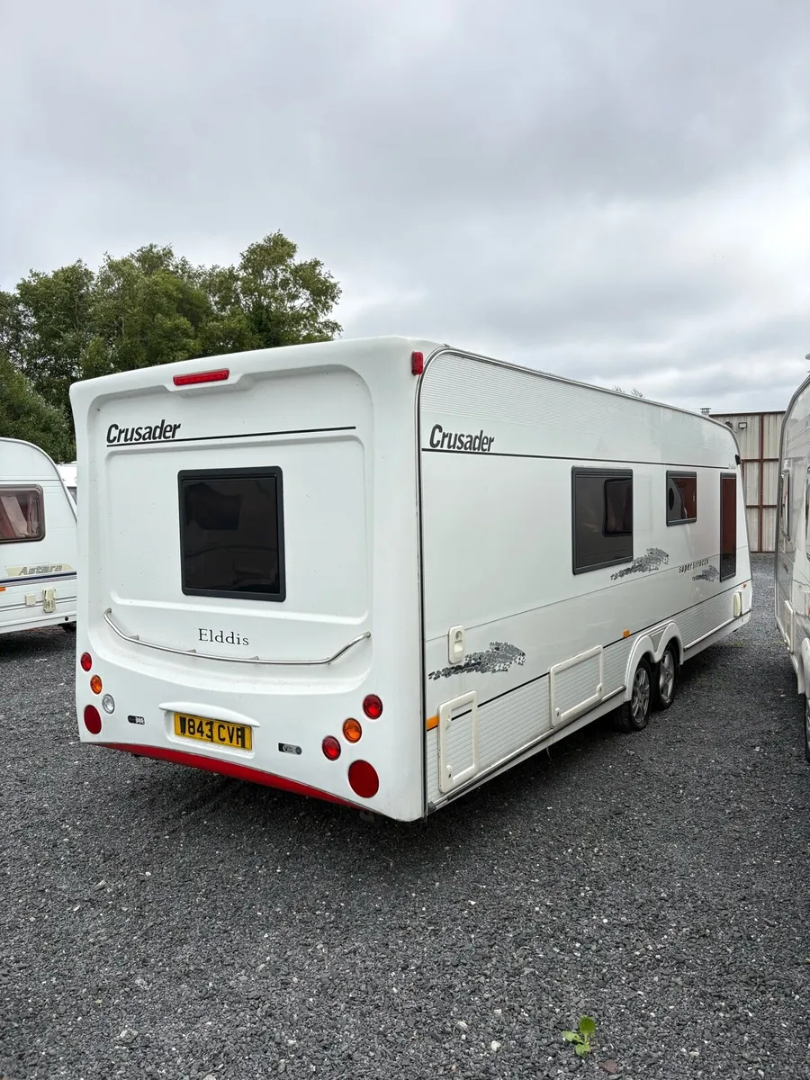 Elddis crusader 4 berth fixed bed caravan - Image 2