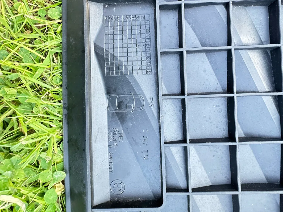 BMW x5 f15 oem rubber mats 70 euro - Image 2