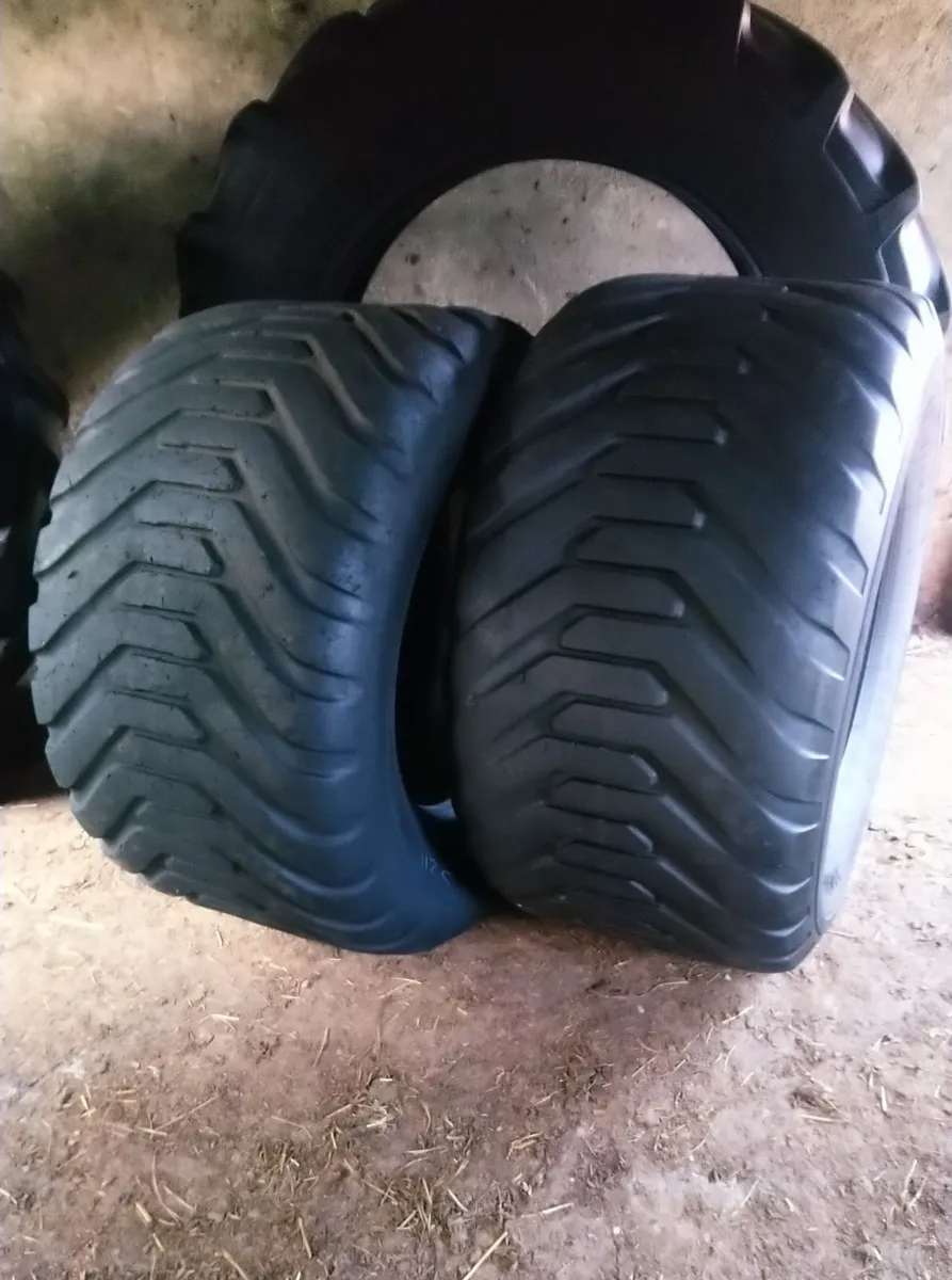 WIDE AGRI TYRES PAIR 550 60 22.5 - Image 1