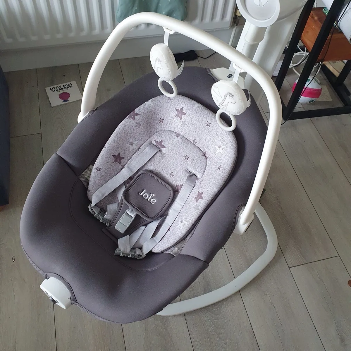 Joie Serina 2 in 1 rocker swing. £140 new - Image 1