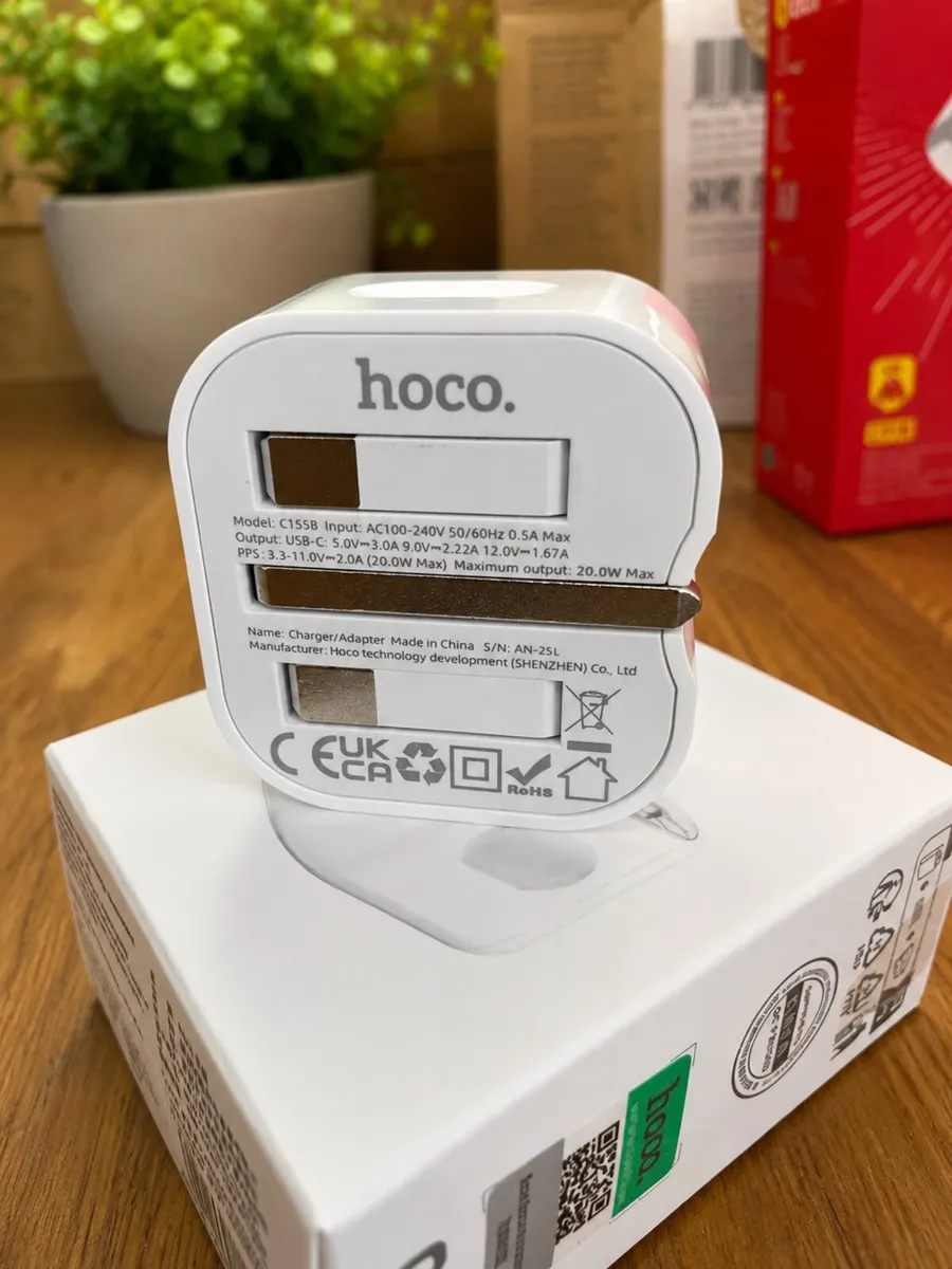 Hoco C155B 20W PD USB-C Fast Charger Folding plug - Image 3