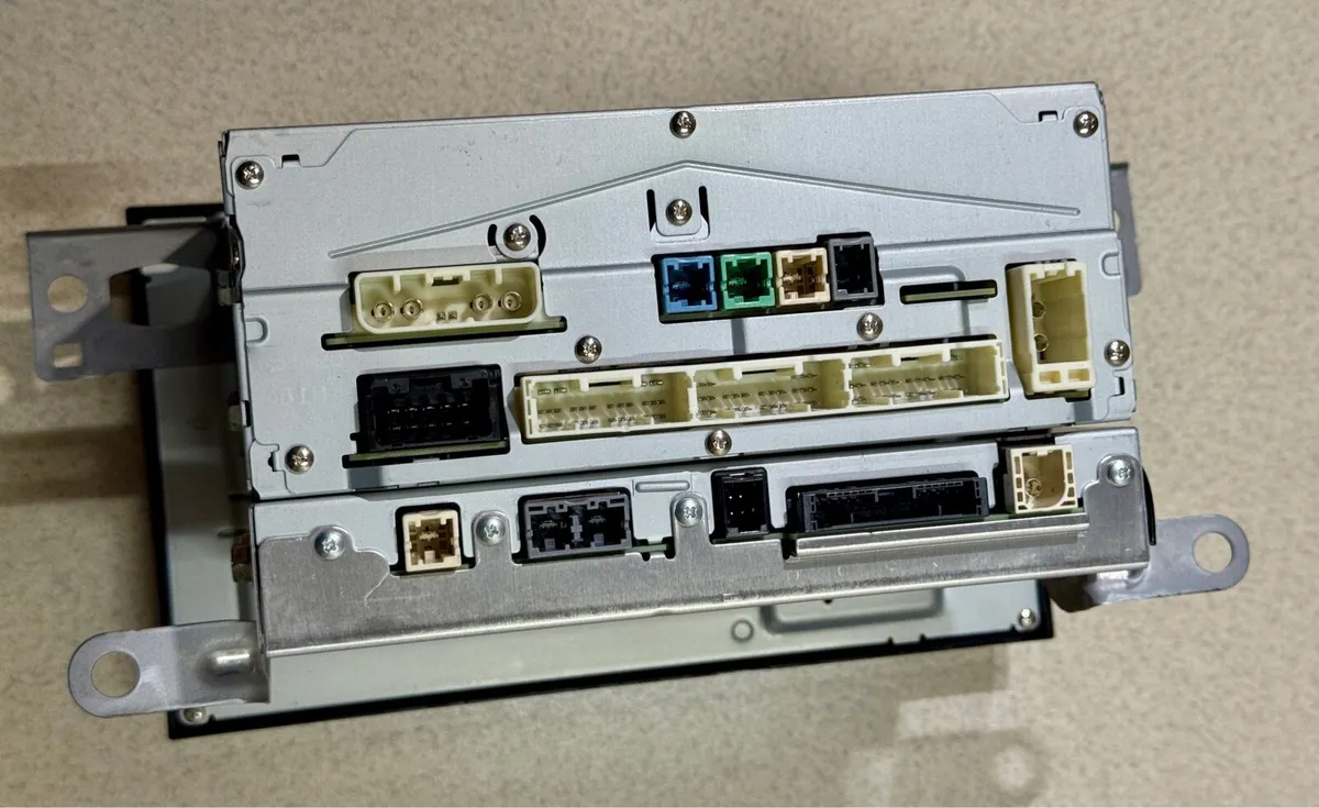 2022 Toyota Prius Original Touch Screen LCD Radio - Image 3