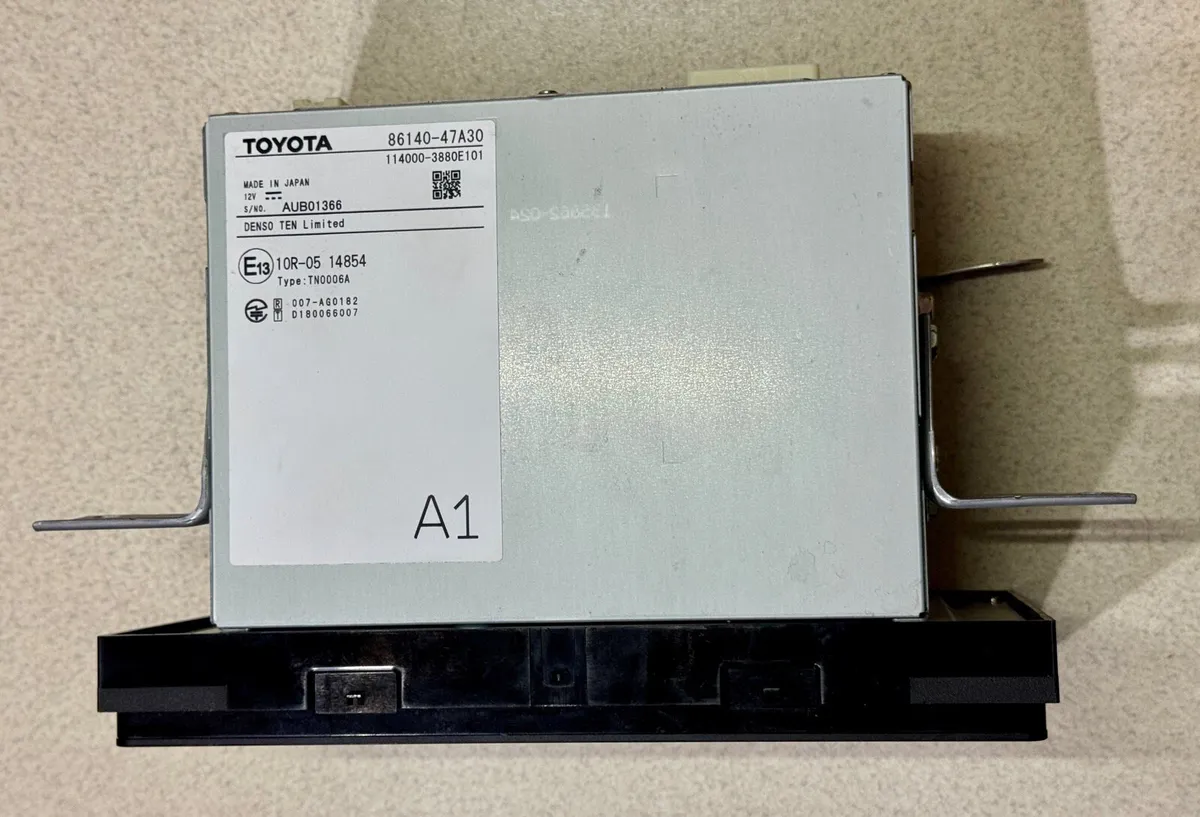 2022 Toyota Prius Original Touch Screen LCD Radio - Image 4