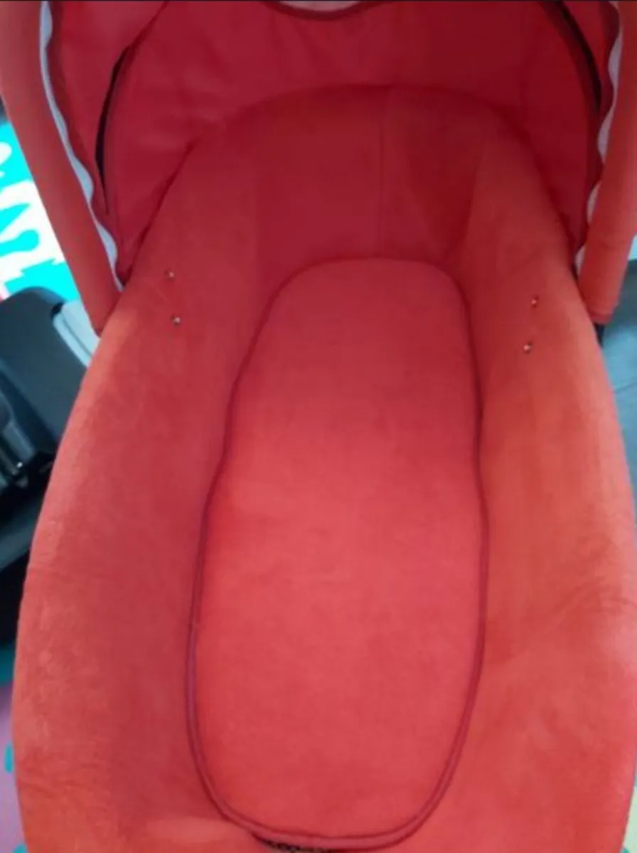 Quinny travel system - Image 2