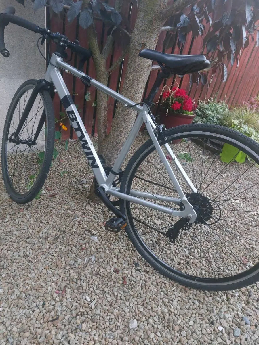 Boys road bike. - Image 4