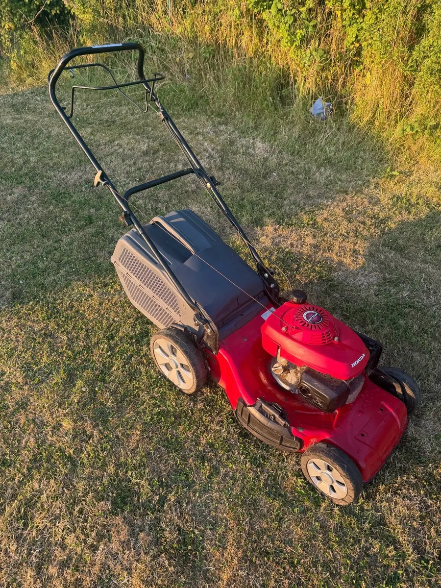 Honda lawnmower - Image 1