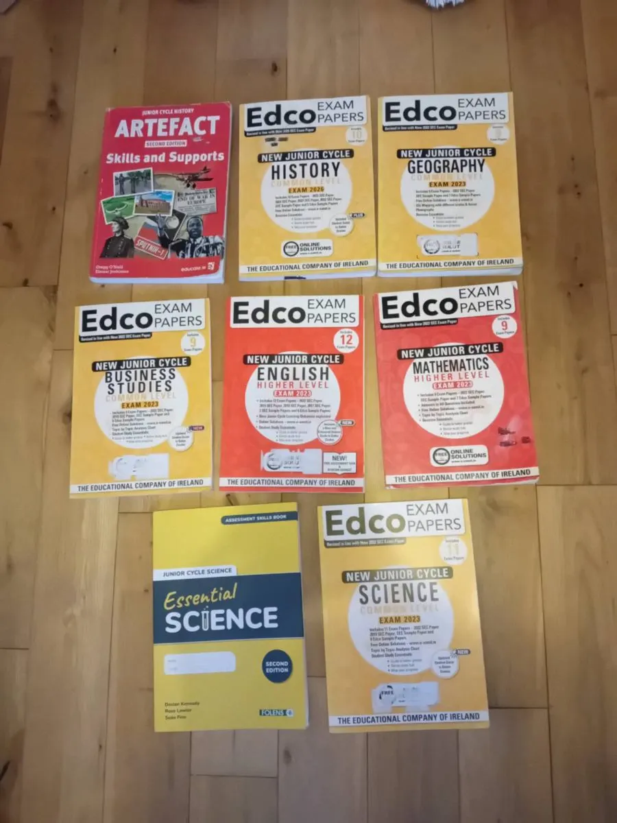 School books and exam papers - Image 1