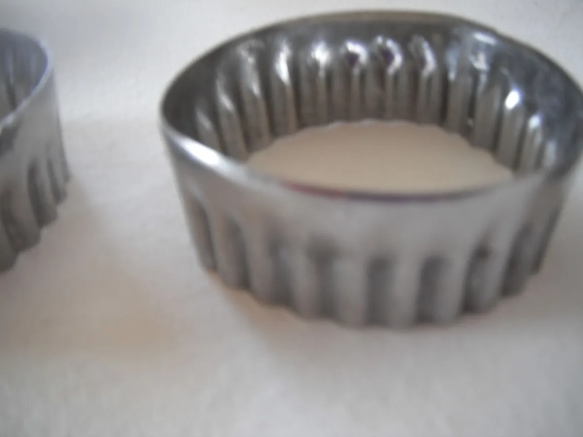 Stainless Steel Cookie/Scones Cutters x 3 for Sale - Image 3
