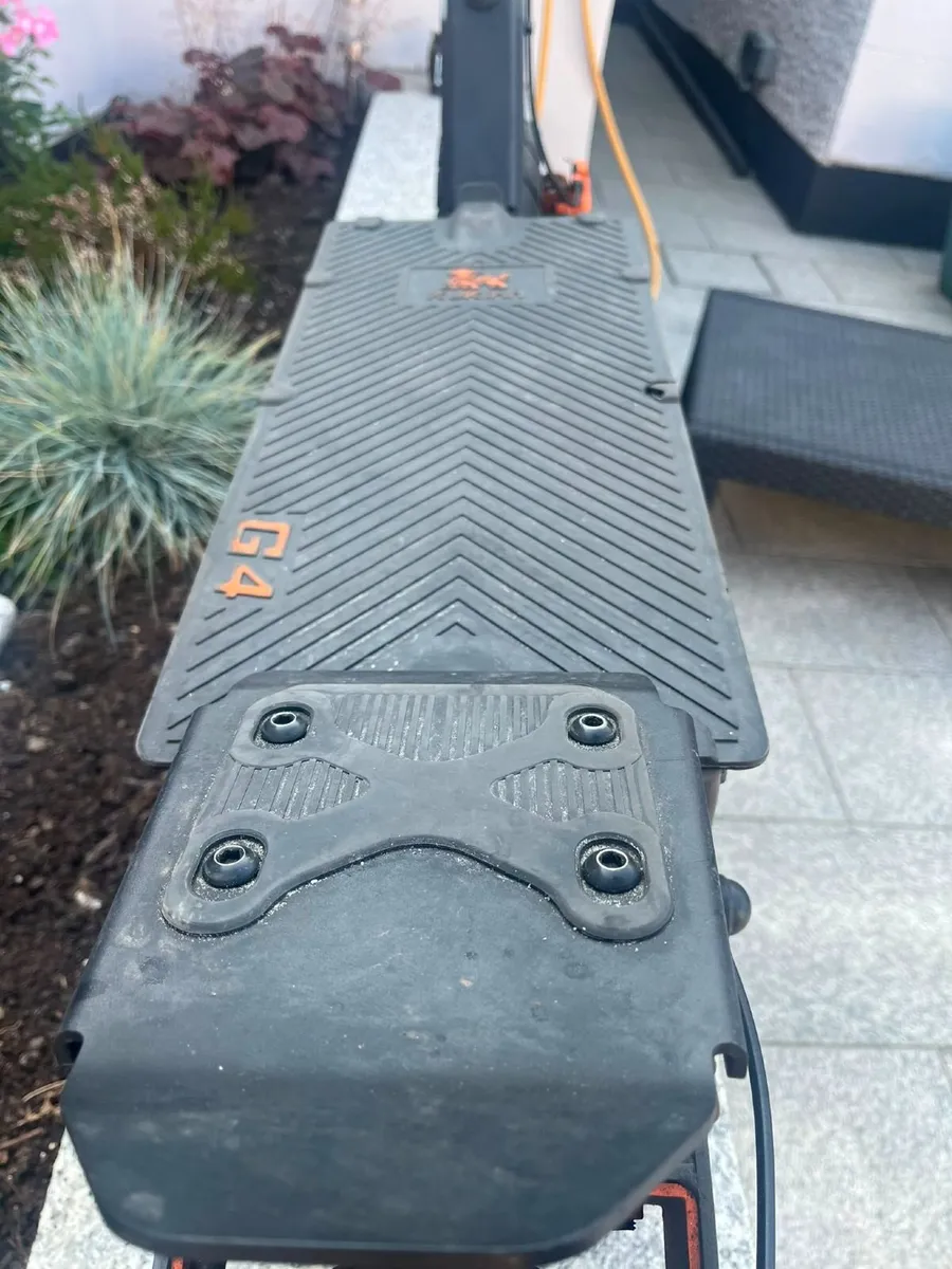 Kukirin Scooter in Excellent condition G4 - Image 3