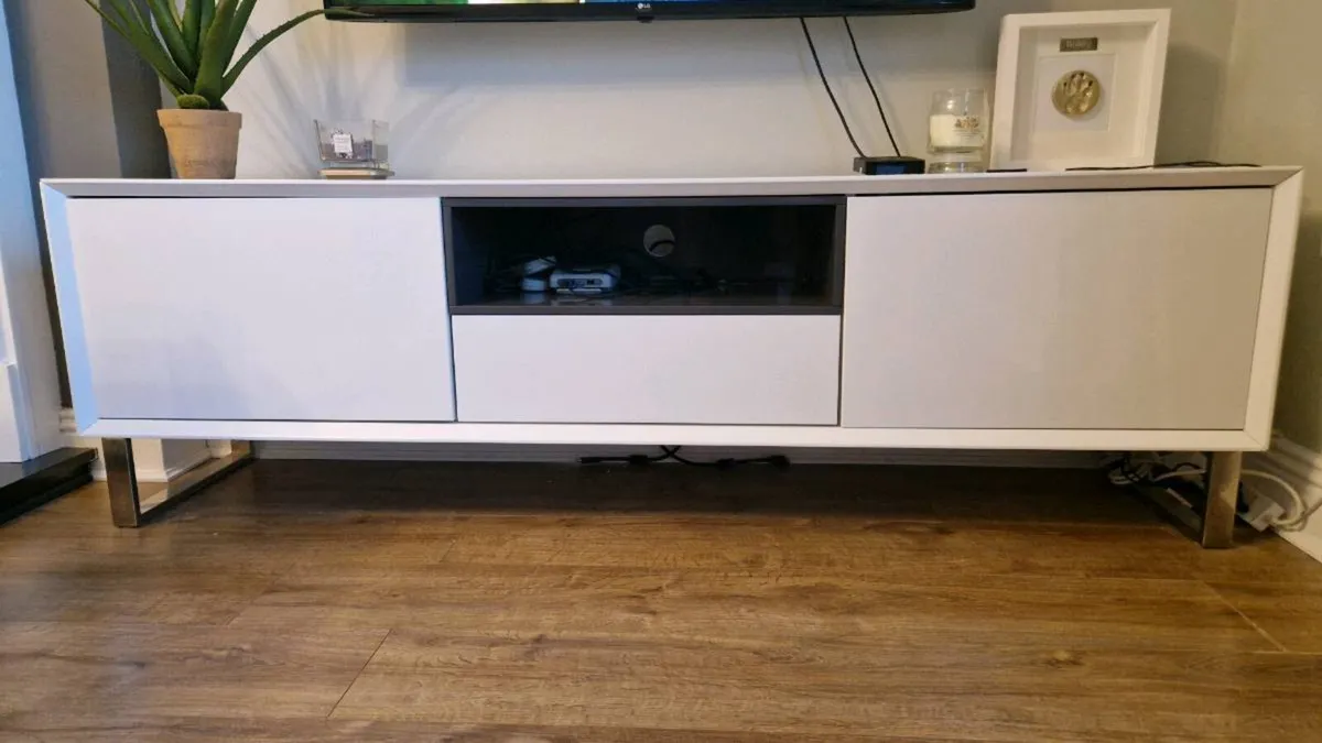 Tv Unit - Image 1