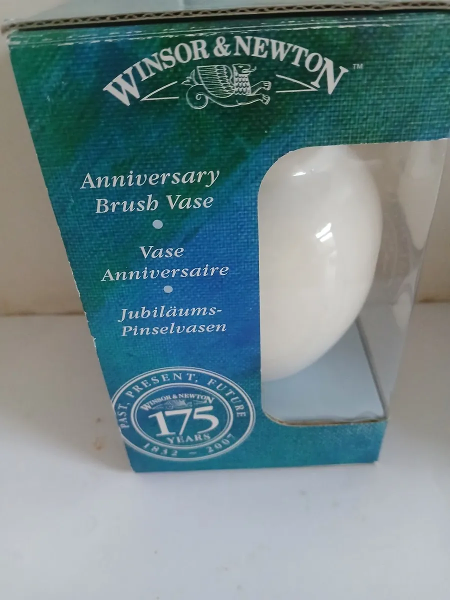 Windsor & Newton anniversary Brush vase - Image 3