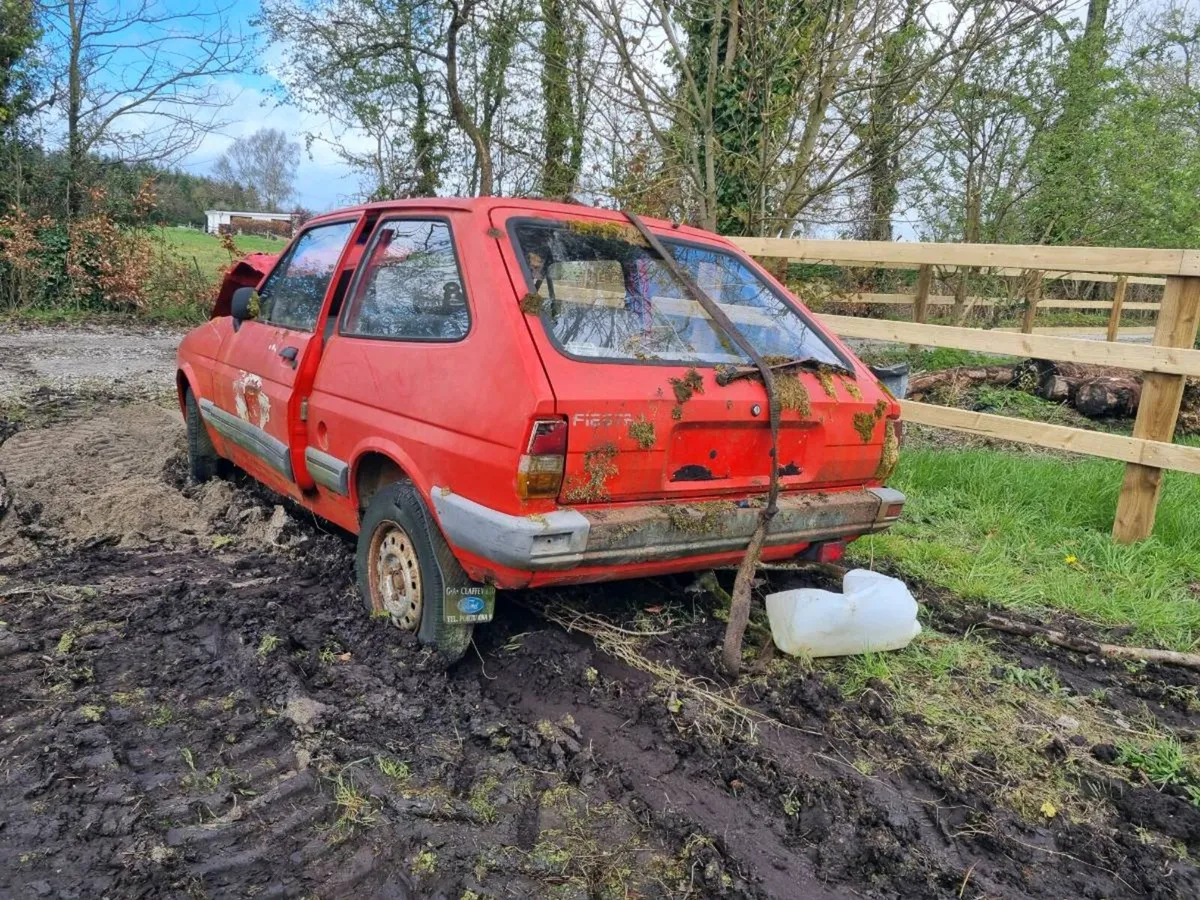Ford Fiesta mk2 FOR PARTS - Image 1