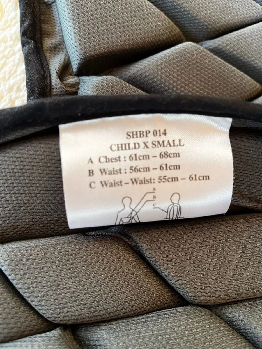 Child's pony / horse riding protector. - Image 4