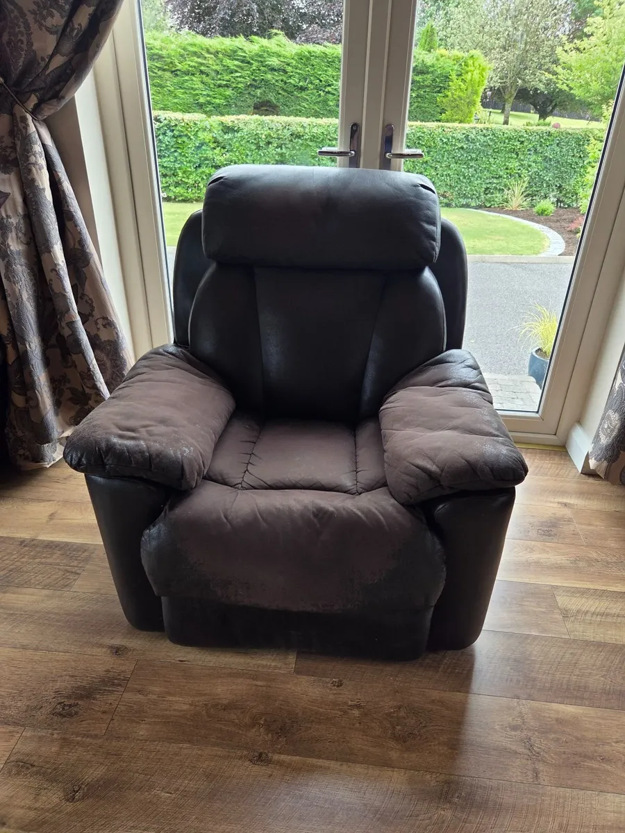 Recliner Chair - Image 2