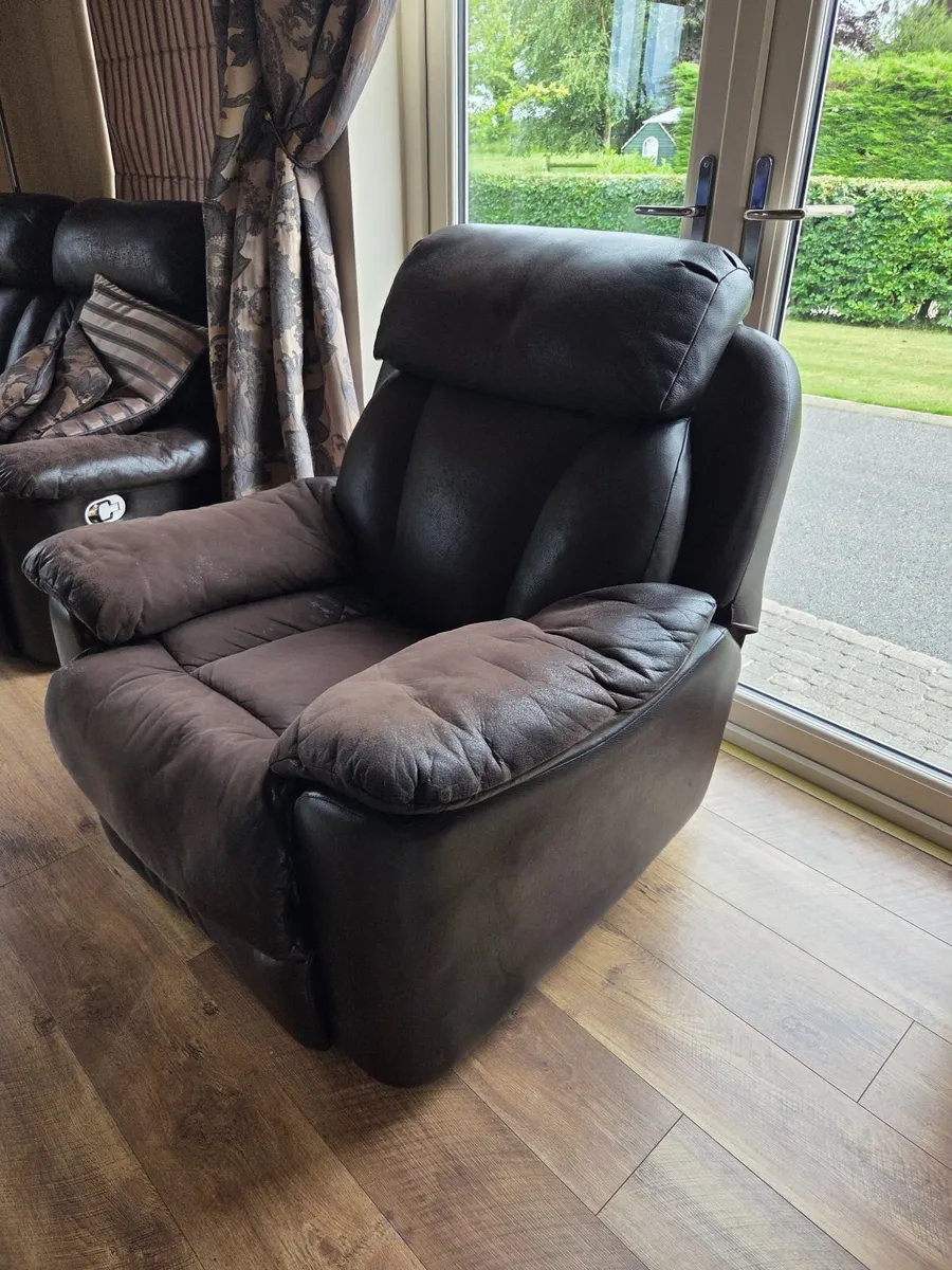 Recliner Chair - Image 4