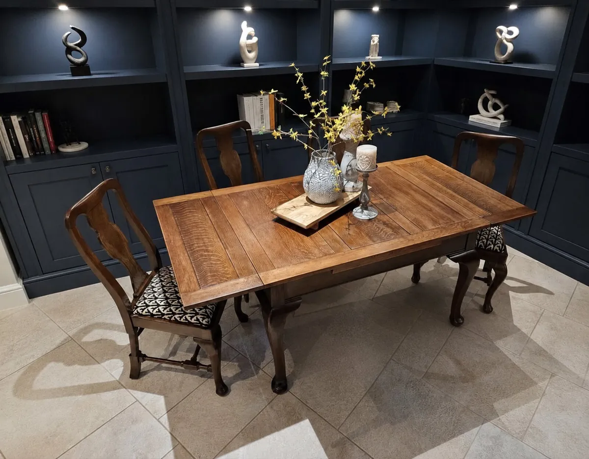 Stunning Extendable Table & 4 Chairs...€795 - Image 1