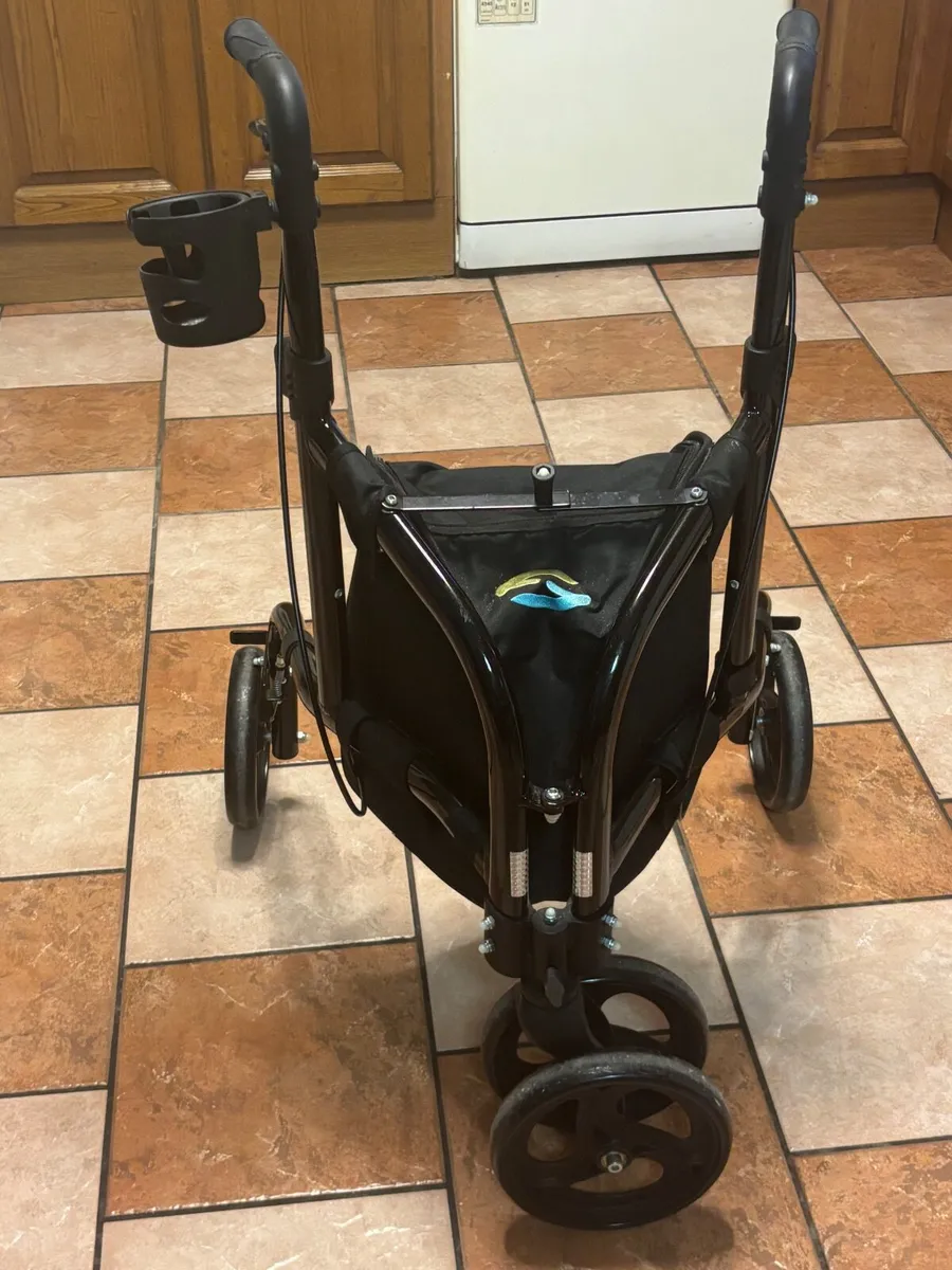 Helavo 3 wheel Mobility Rollator - Image 2