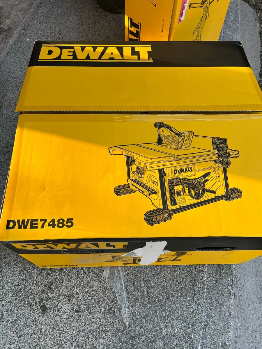 Dewalt table saw - Image 1