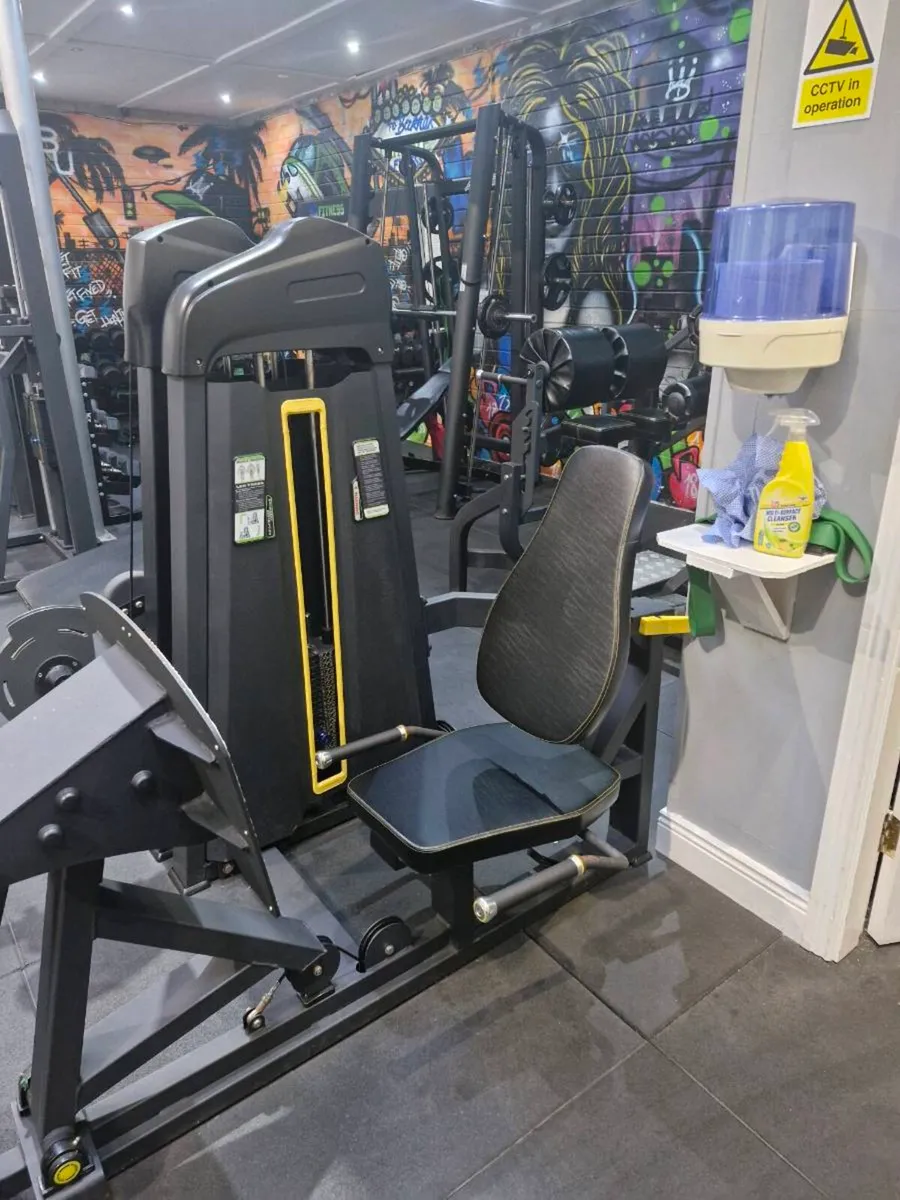 Commercial gym equipment - Image 3