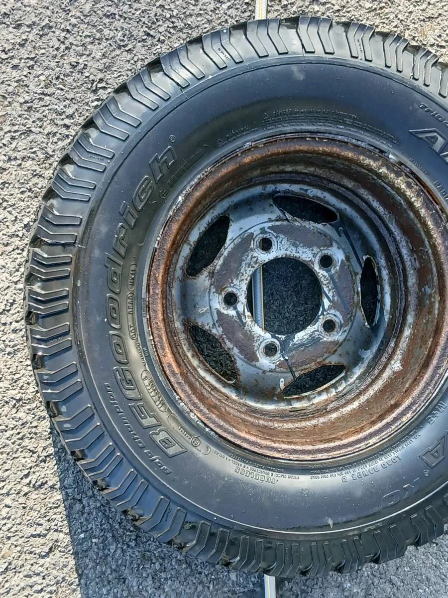 Landrover Defender 16" wheel and BFG tyre - Image 3