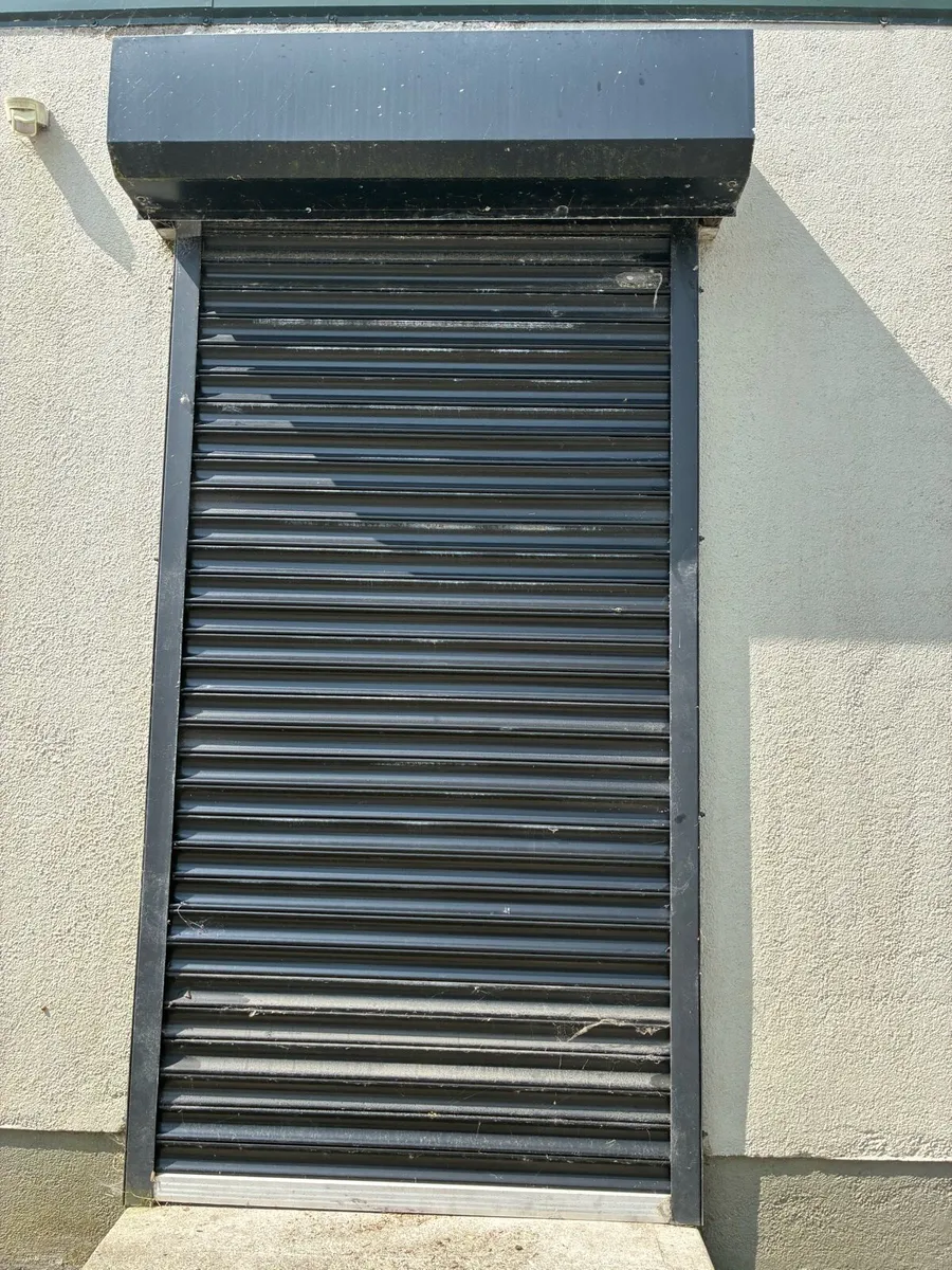 Roller door - Image 1