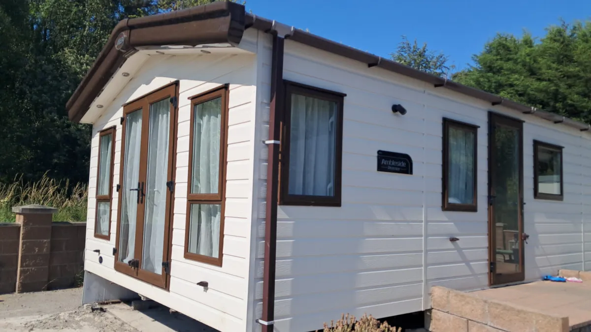Mobile homes - Image 1