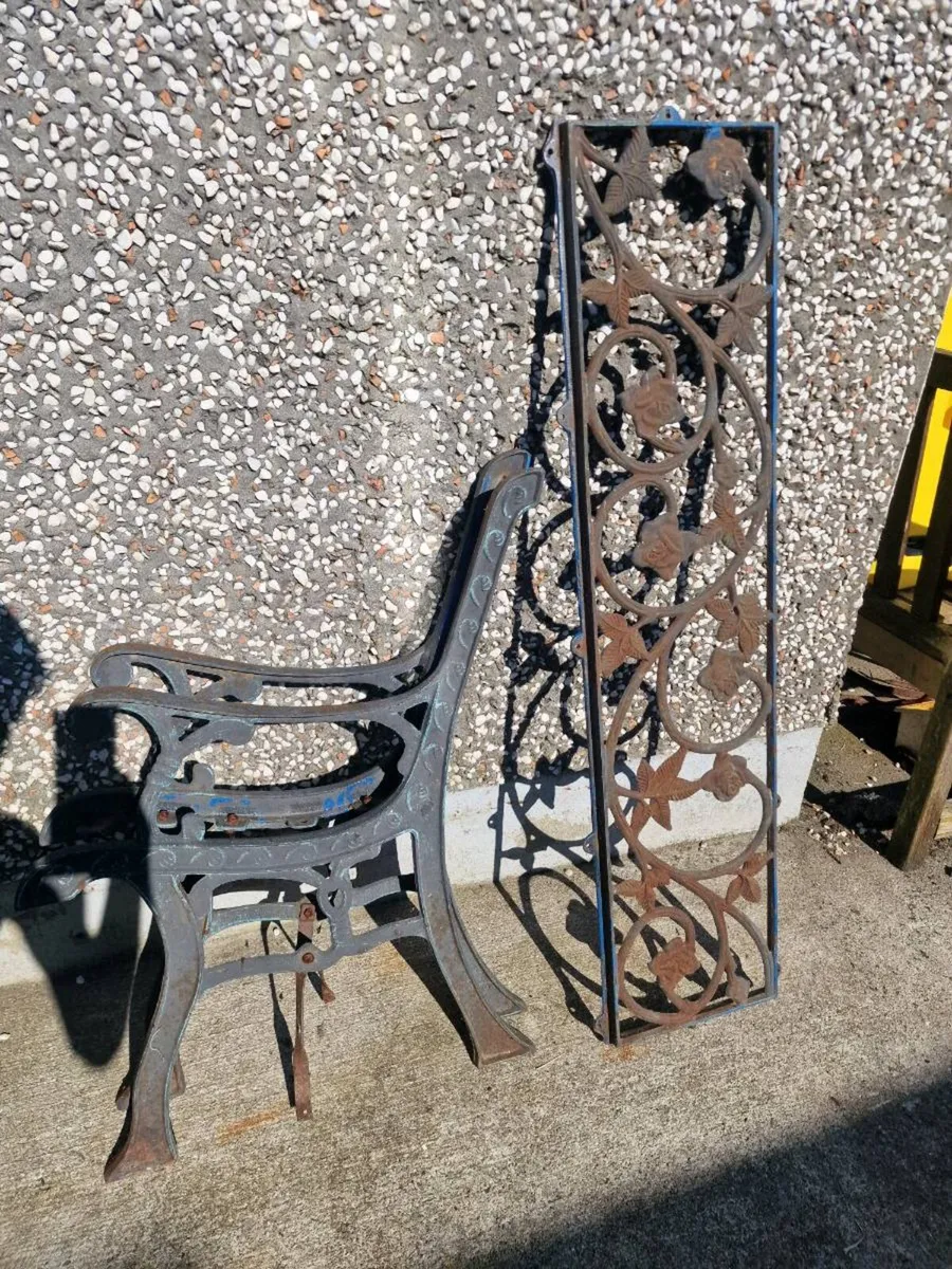 Cast iron bench - Image 1