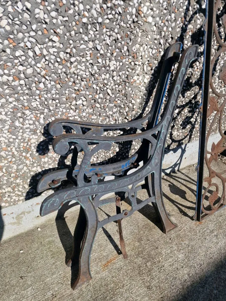 Cast iron bench - Image 2