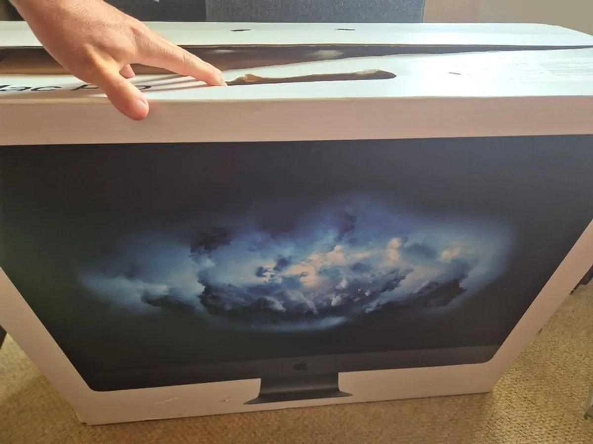 iMac Pro 27" 5k Display 32gb Ram 1tb Ssd in Box - Image 2