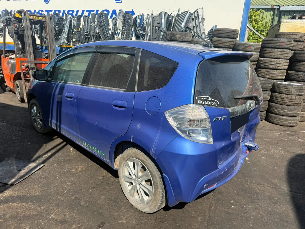 2012 HONDA FIT 1.3 PETROL FOR BREAKING! - Image 3