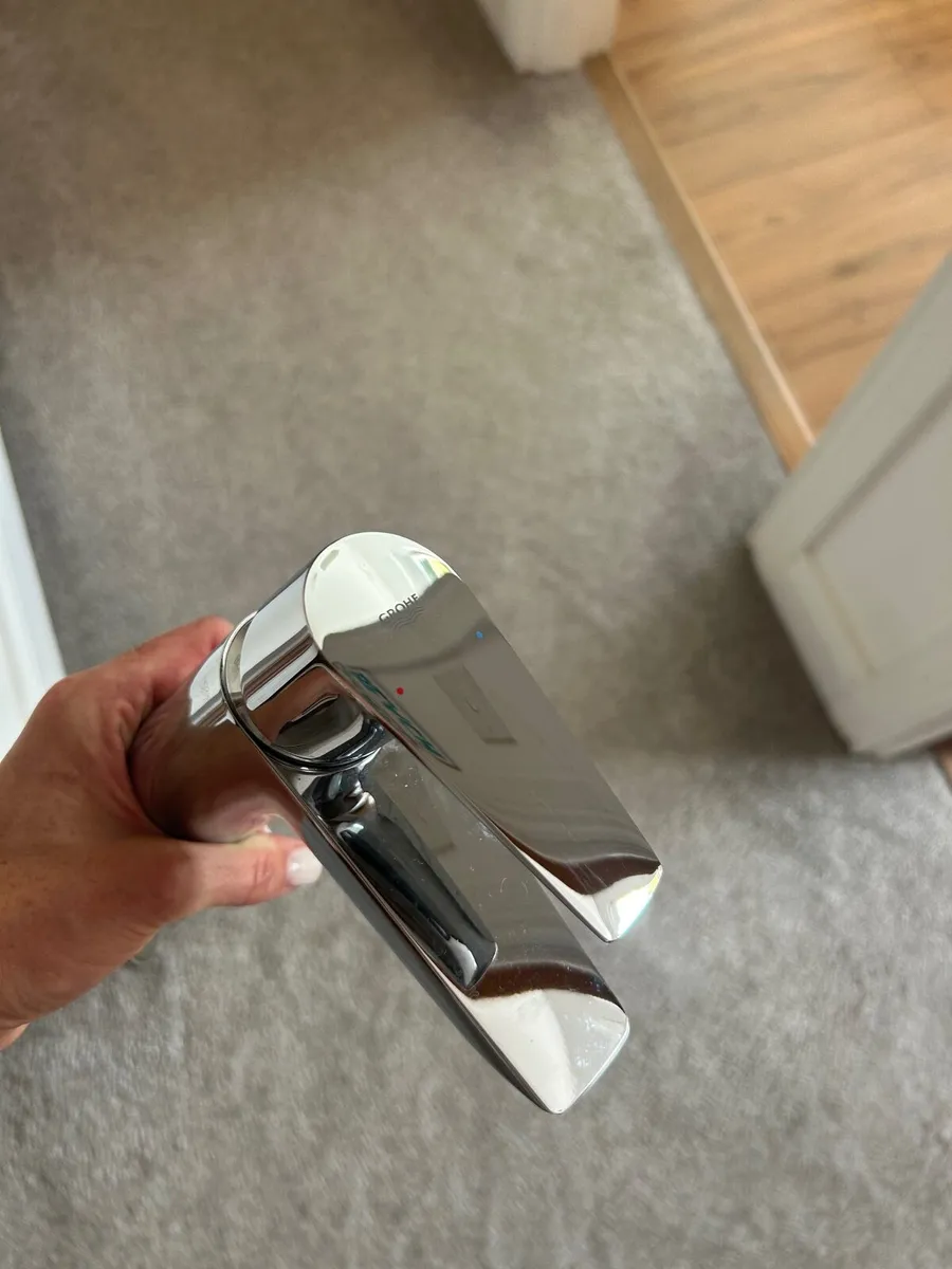Bathroom tap - Image 1