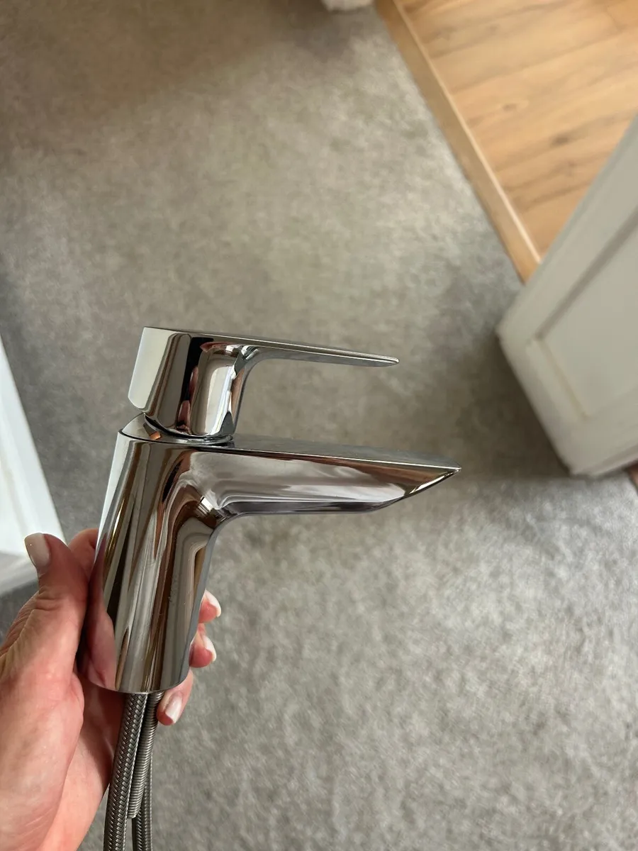 Bathroom tap - Image 2