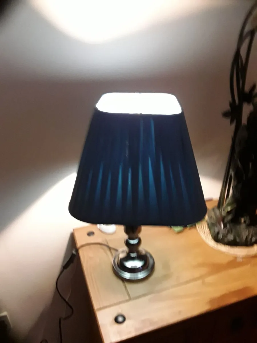 Lovely retro table lamp 1970s blue pleated shade - Image 4