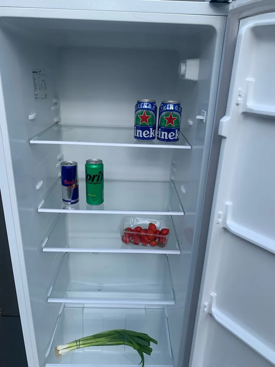 Fridge. - Image 1
