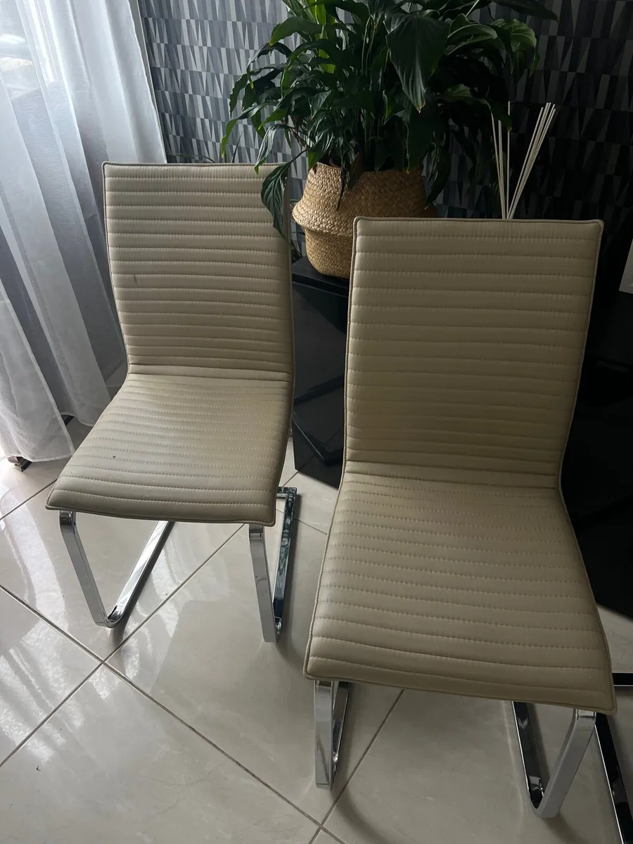 Dining chairs - Image 2