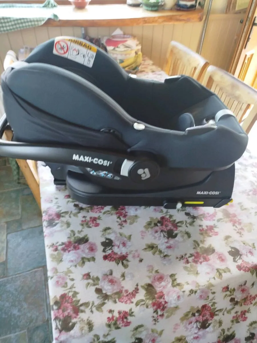 Baby car seat - Image 1