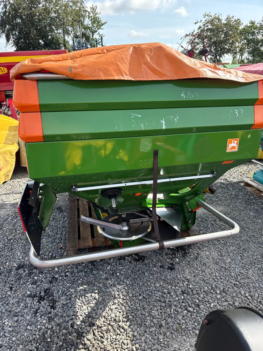 Amazone Fertiliser Spreader - Image 3