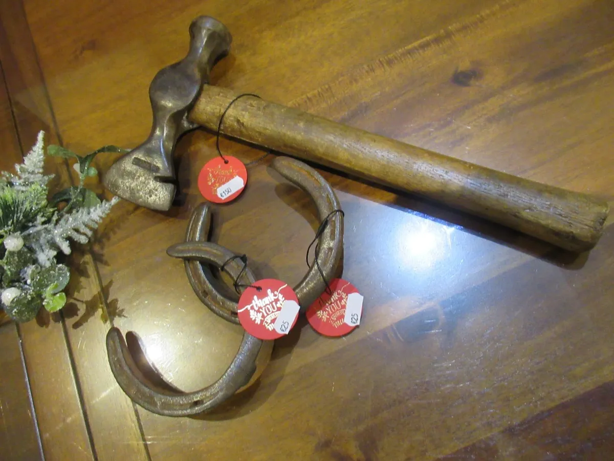antiques vintage horse shoes tools axe cottage pub - Image 2