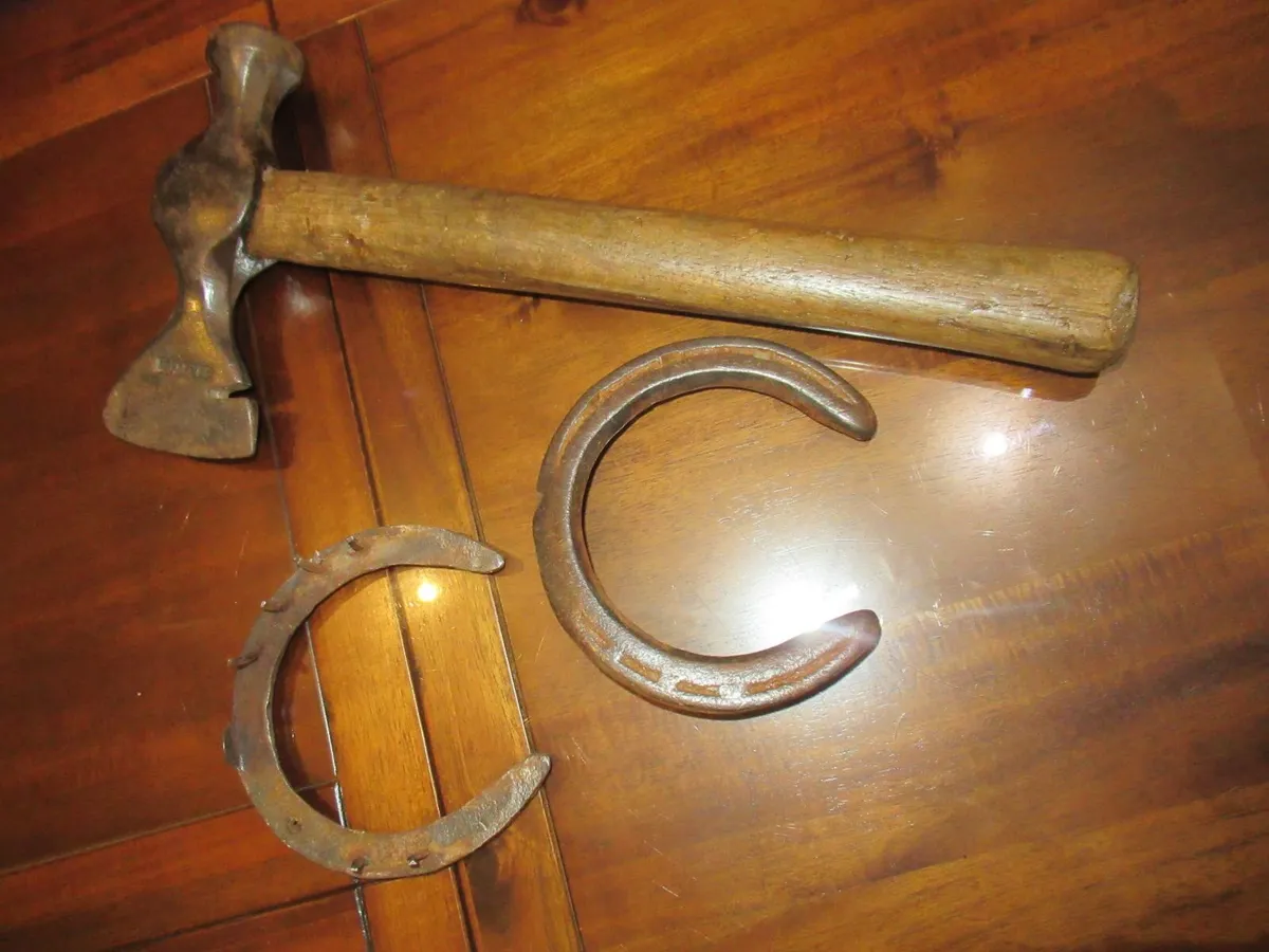 antiques vintage horse shoes tools axe cottage pub - Image 3