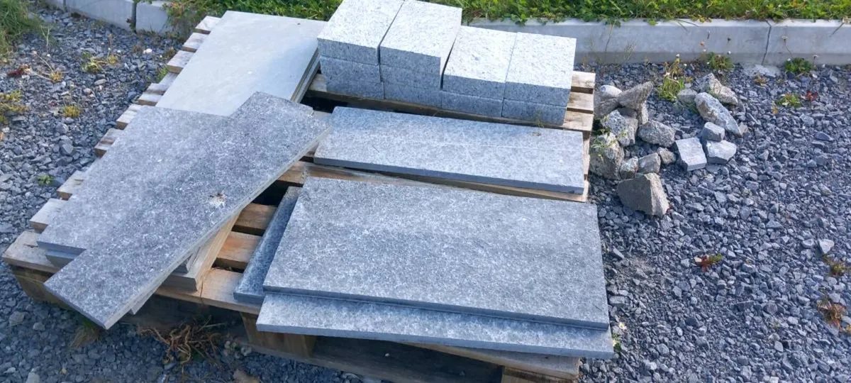 Liscannor cladding plus other material - Image 1