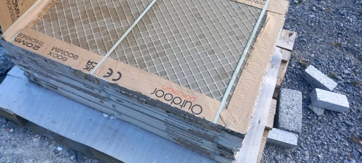 Liscannor cladding plus other material - Image 3