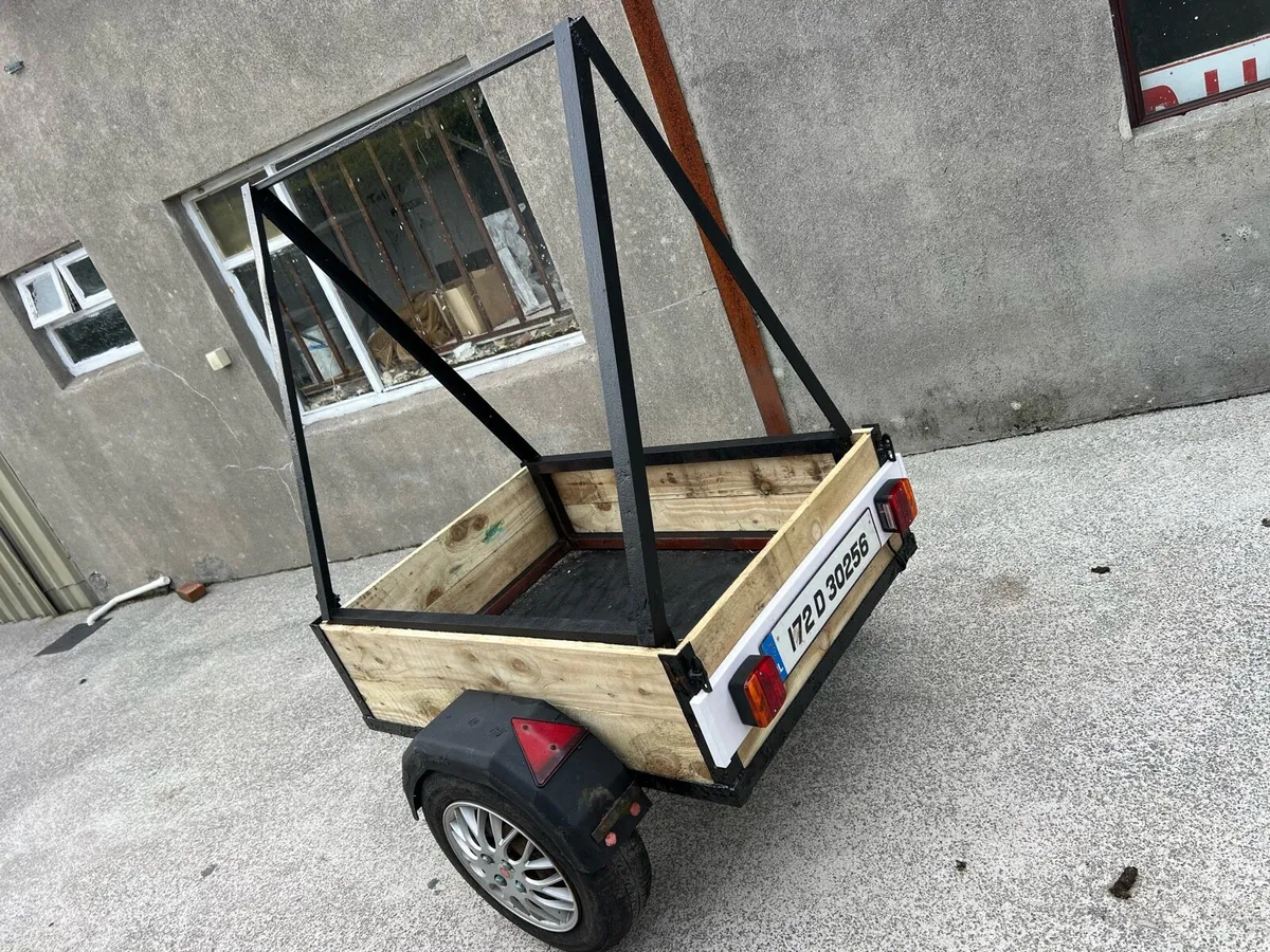 Advertising trailer - Image 3