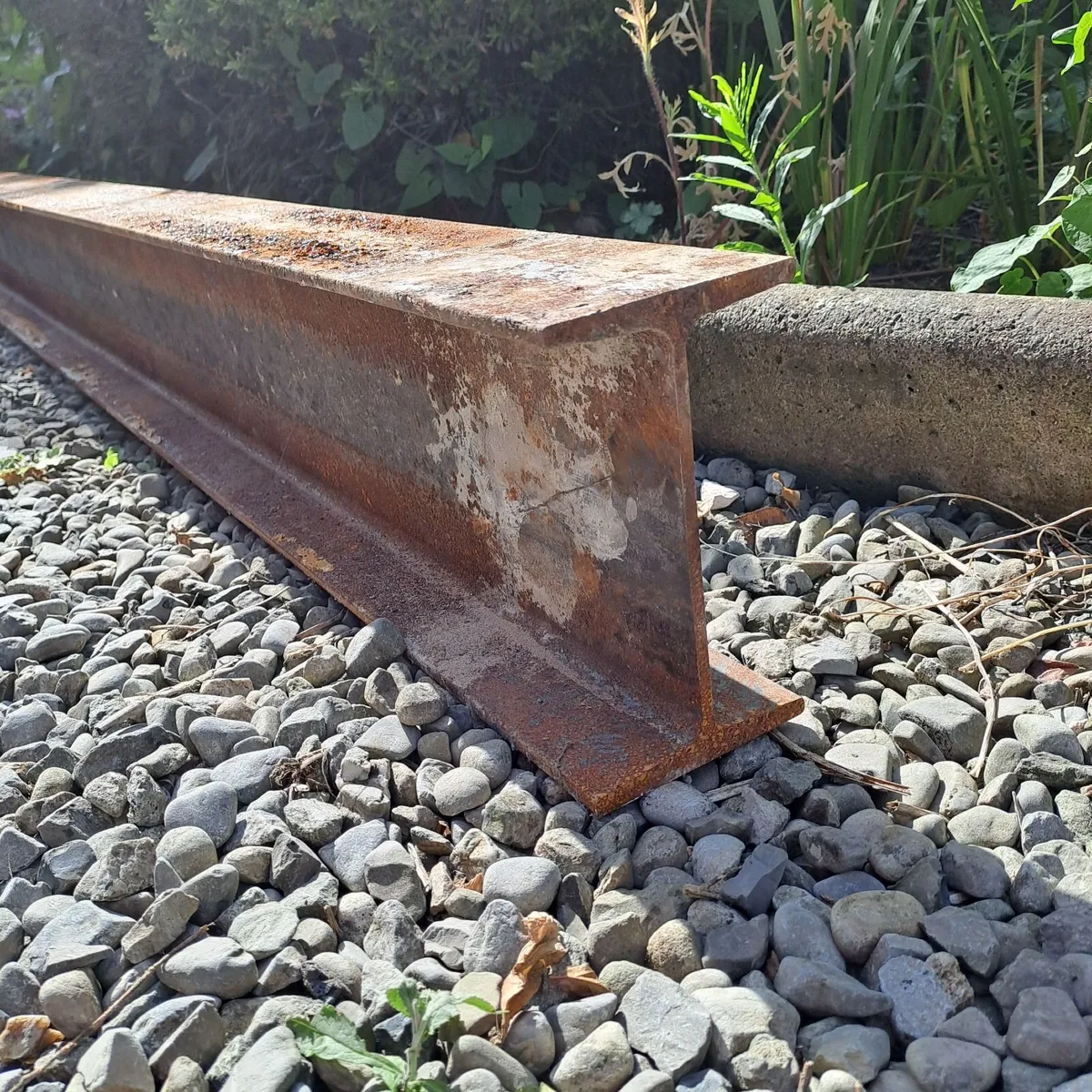 Steel beam - Image 1