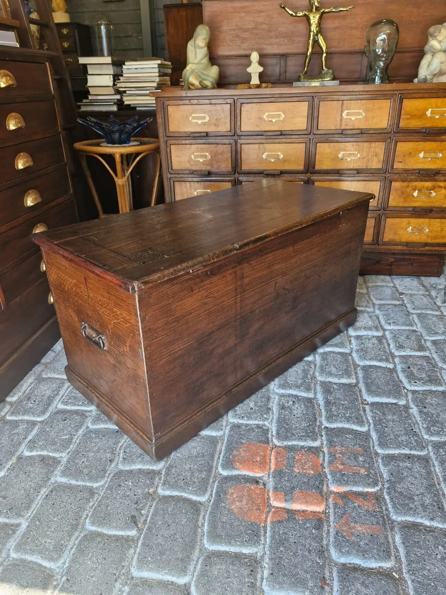 Antique trunk - Image 3